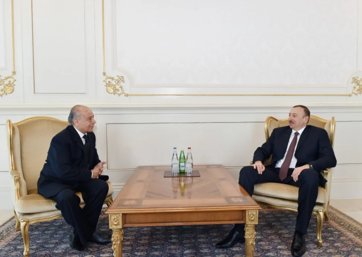 ​İlham Əliyev ölkəmizə yeni təyin olunmuş səfirlərin etimadnamələrini qəbul edib