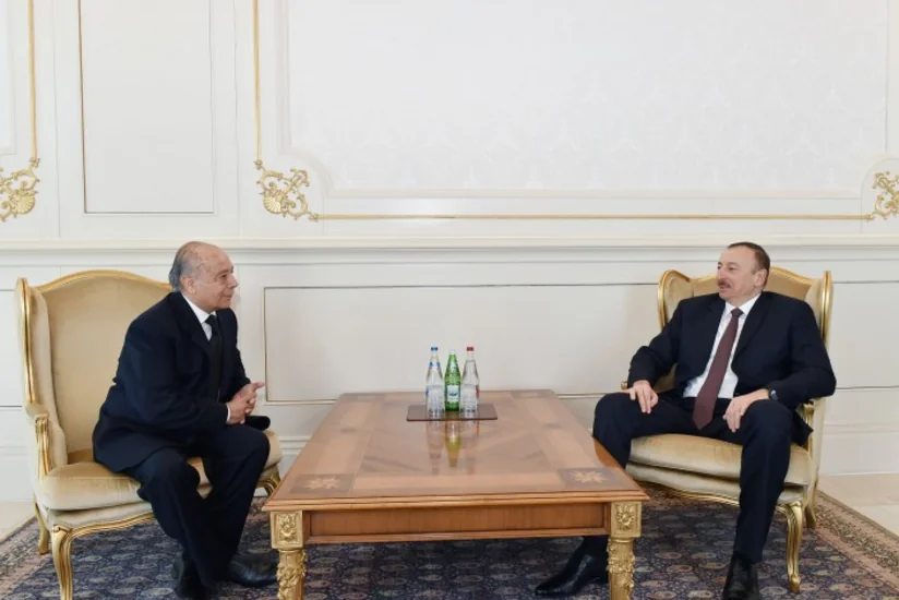 ​İlham Əliyev ölkəmizə yeni təyin olunmuş səfirlərin etimadnamələrini qəbul edib