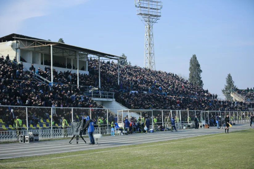 Gəncə şəhər stadionuna gələn azarkeş sayı aıçqlanıb
