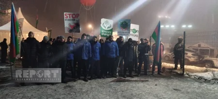 В ходе акции протеста на дороге Ханкенди-Лачын наблюдается оживление, несмотря на интенсивный снегопад