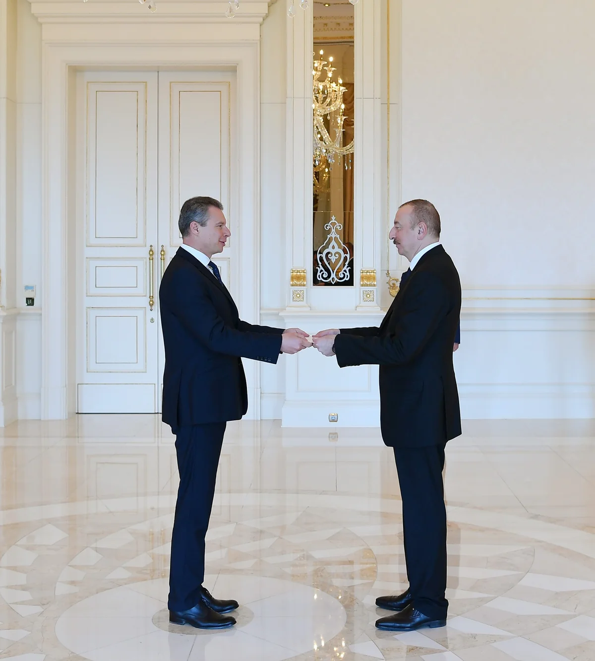 Prezident İlham Əliyev Ukraynanın yeni səfirinin etimadnaməsini qəbul edib