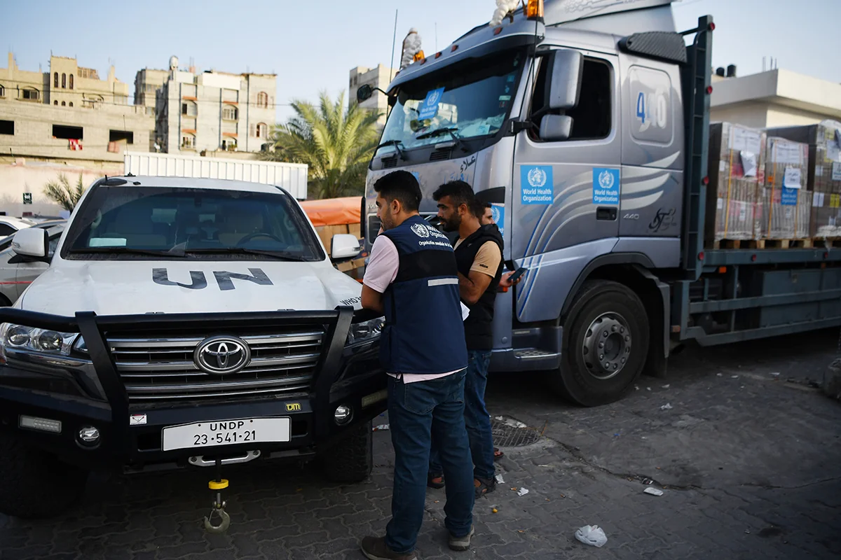 Humanitar yardım daşıyan 20 yük maşını Misirdən Qəzza zolağına yola düşüb