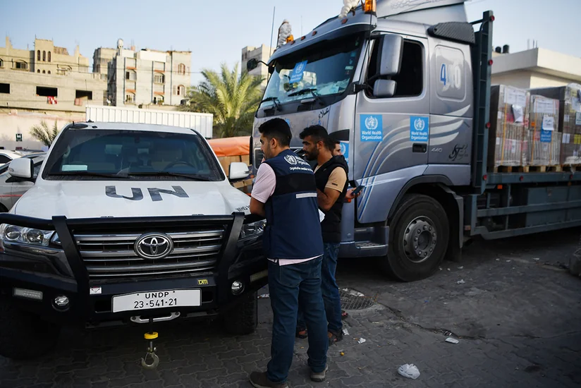 Humanitar yardım daşıyan 20 yük maşını Misirdən Qəzza zolağına yola düşüb