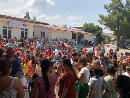 Azərbaycan Türkiyənin zəlzələdən zərərçəkən bölgəsinə 3000 məktəbli dəsti göndərib