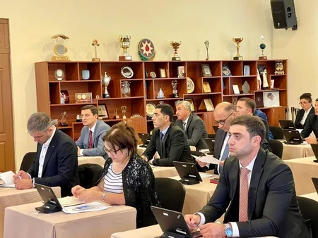 Regional gənclər və idman idarələrinin rəisləri ilə görüş keçirilib