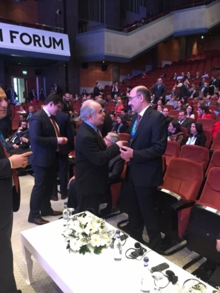 Əbülfəs Qarayev İstanbulda keçirilən Dünya Turizm Forumunda iştirak edir