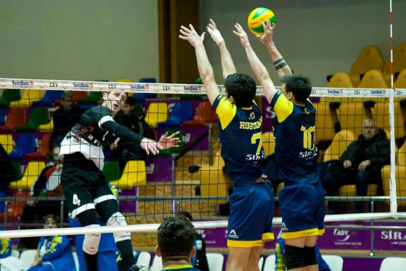 Azərbaycanda voleybol çempionatları yenidən təxirə salındı