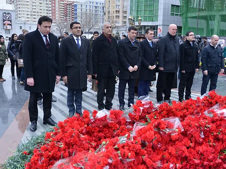​AFFA-nın əməkdaşları Ana harayı abidəsini ziyarət edib