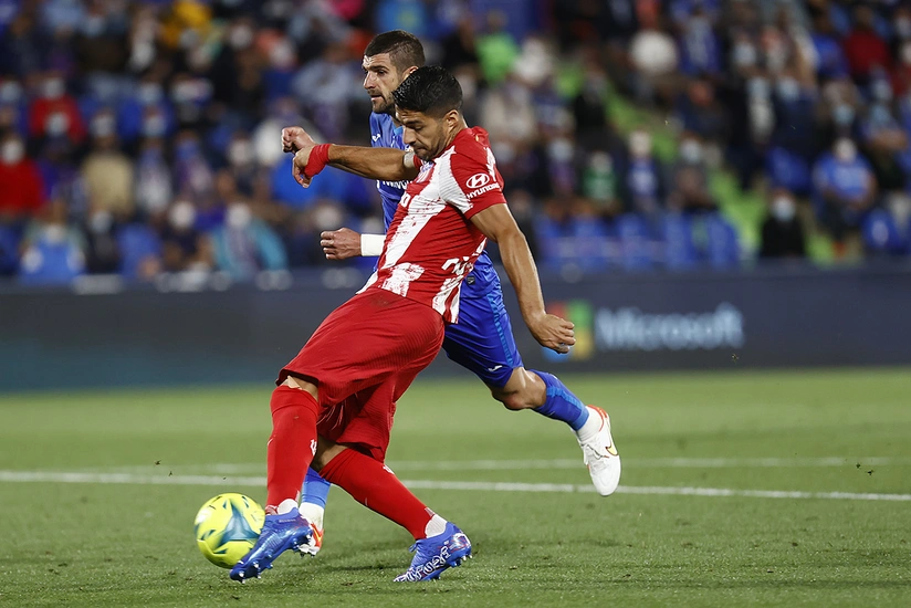 Luis Suares İbrahimoviç və Ronaldunun uğurunu təkrarlayıb