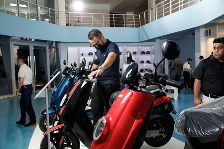 Vaxtınıza və büdcənizə qənaət etməyin ideal üsulu: Bakıda yeni moped mərkəzi açıldı