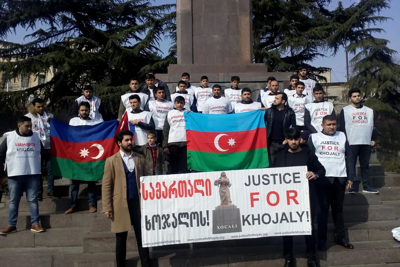 Azərbaycanlı tələbələr Tbilisidə Xocalı soyqırımı ilə əlaqədar aksiya keçiriblər - FOTO
