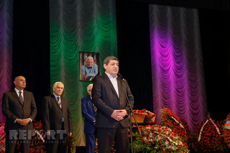 ​Məzara bənzəyir yaxşı insan... - FOTOREPORTAJ