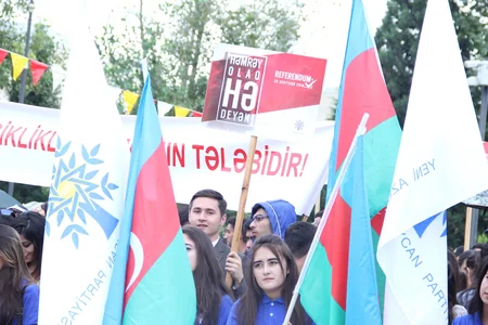 “Yeni Azərbaycan” referendum üzrə təşviqat qrupu Gəncədə seçicilərlə görüş keçirib