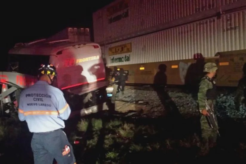 ​Meksikada avtobus yük maşını ilə toqquşub: 10 ölü, 27 yaralı