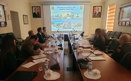 Azerbaijani, UK Defense Ministries hold staff talks