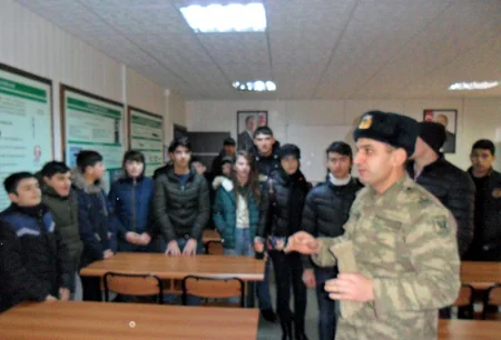 Bu gün bütün hərbi hissələrdə “Açıq qapı” günü keçirilib