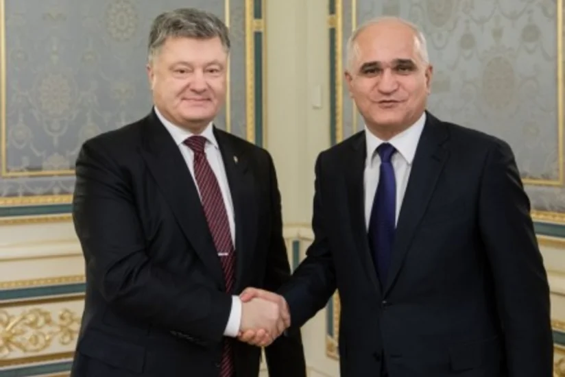 Порошенко и министр экономики Азербайджана обсудили проекты в судо - и самолетостроении