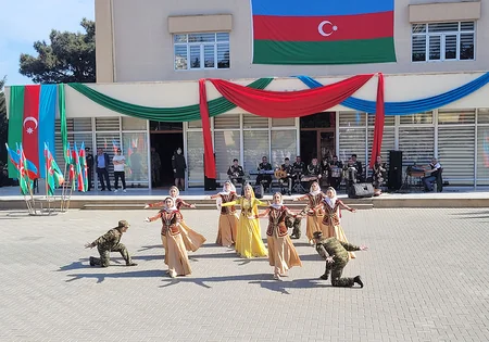 Hərbi liseyin 53 illik yubileyinə həsr olunmuş təntənəli mərasimi keçirilib