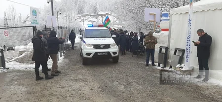 По дороге Ханкенди - Лачын беспрепятственно проехали 62 автомобиля российских миротворцев