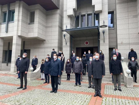 Türkiyənin Bakıdakı diplomatları Vətən müharibəsi şəhidlərinin xatirəsini anıb