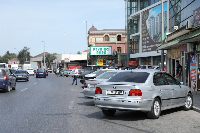 Bir saata iki manat alırlar