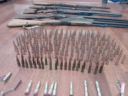 Hacıqabul sakinində AKS-74 markalı avtomat və patronları aşkarlanaraq götürülüb