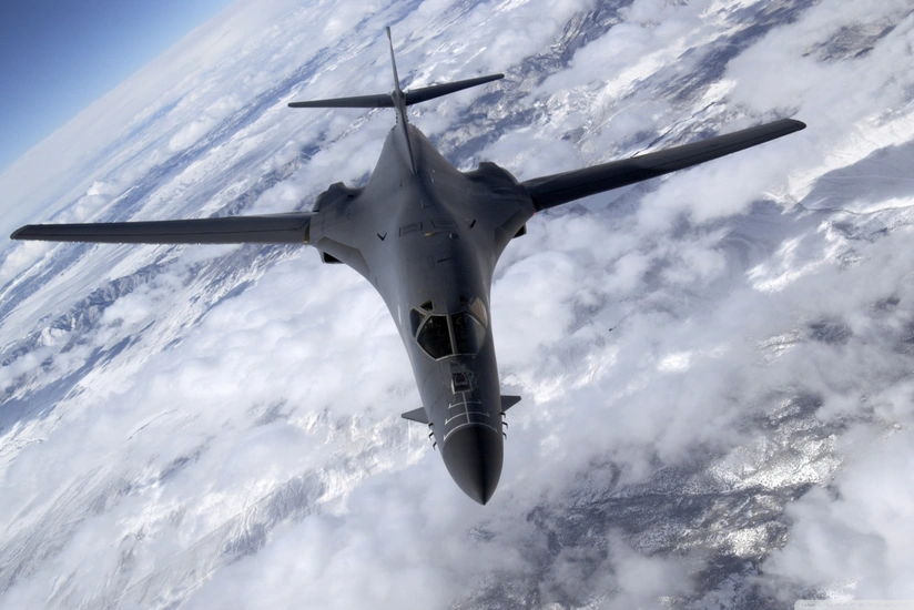 American B-1B bomber flies over Mideast