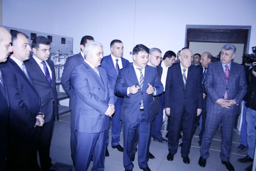 SOCAR prezidenti ''Qazservisinformatika'' Departamenti üçün yeni alınmış qurğulara baxış keçirib