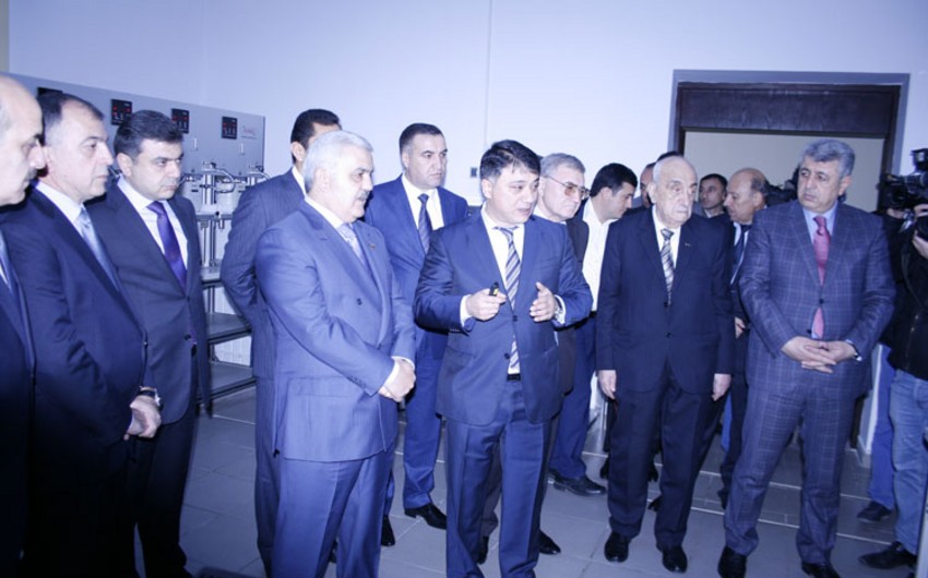 SOCAR prezidenti ''Qazservisinformatika'' Departamenti üçün yeni alınmış qurğulara baxış keçirib