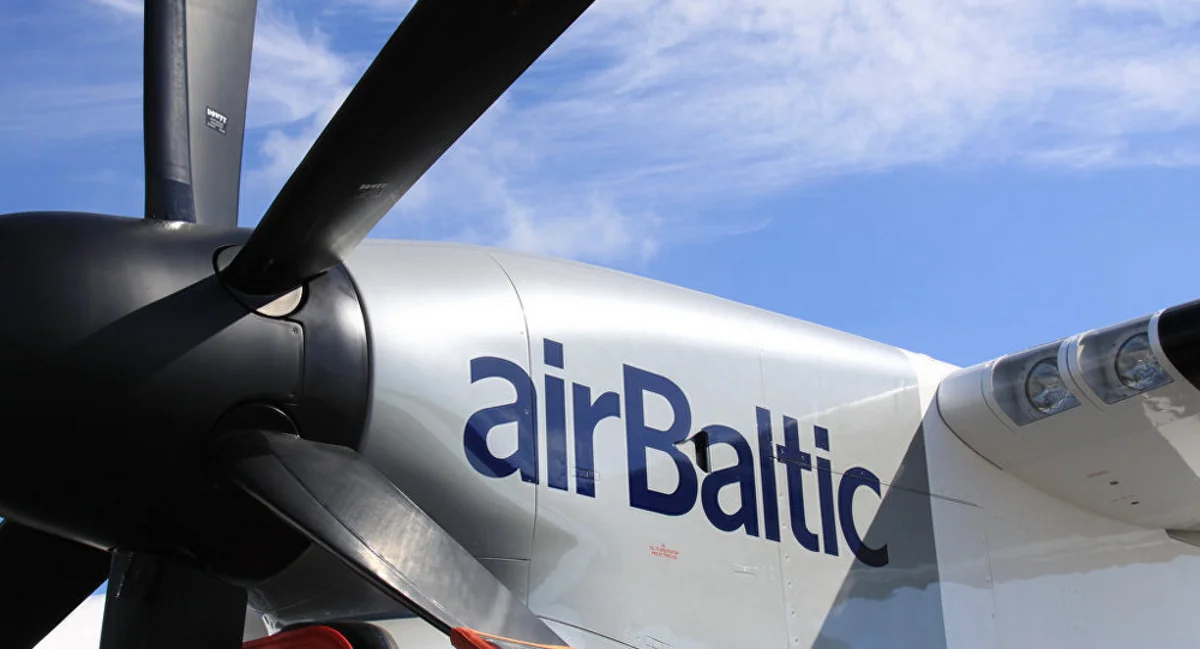 AirBaltic aviaşirkətinə məxsus sərnişin təyyarəsi qəza enişi edib