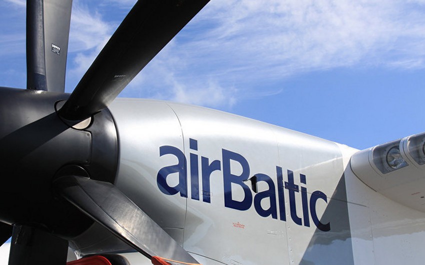 AirBaltic aviaşirkətinə məxsus sərnişin təyyarəsi qəza enişi edib