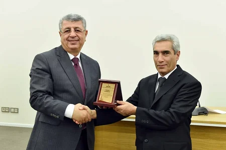 Neftçilərə Fəxri fərmanlar təqdim edilib