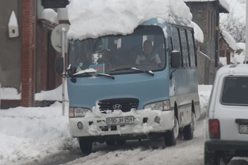 Şimal-Qərb bölgəsinə güclü qar fəsadlara yol açıb - FOTO