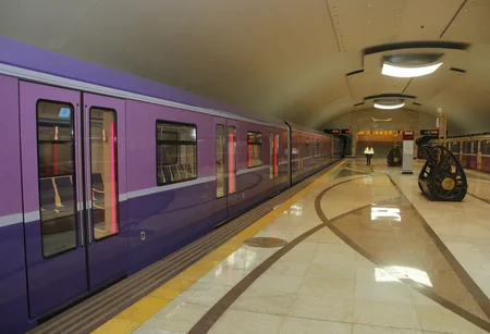 Bakı metrosunda daha bir yeni qatar xəttə buraxılıb