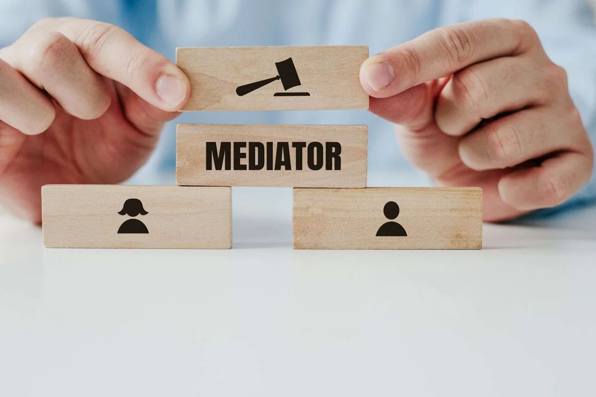 Azərbaycanda mediator ola bilməyən şəxslərin dairəsi genişləndirilib - SİYAHI