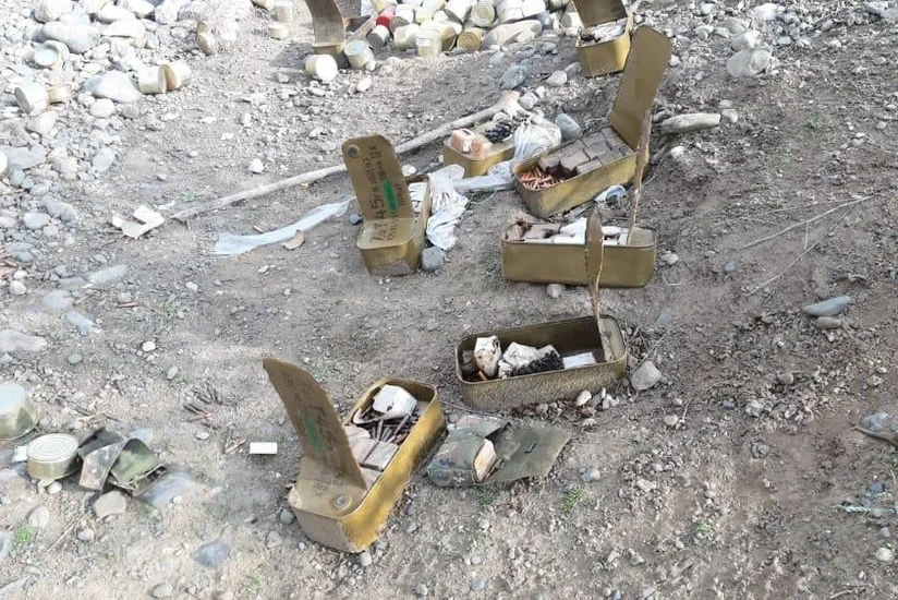 В Агдаме обнаружены брошенные бежавшей армянской армией боеприпасы