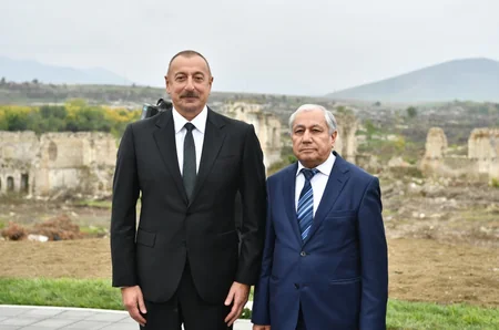Prezident Füzuli rayon ictimaiyyətinin nümayəndələri ilə görüşüb - TAM MƏTN