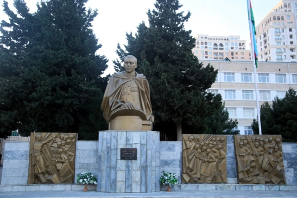 ​Cəmşid Naxçıvanski adına Hərbi Liseydə Həzi Aslanovun xatirəsi yad edilib