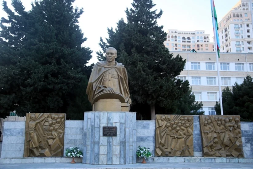 ​Cəmşid Naxçıvanski adına Hərbi Liseydə Həzi Aslanovun xatirəsi yad edilib