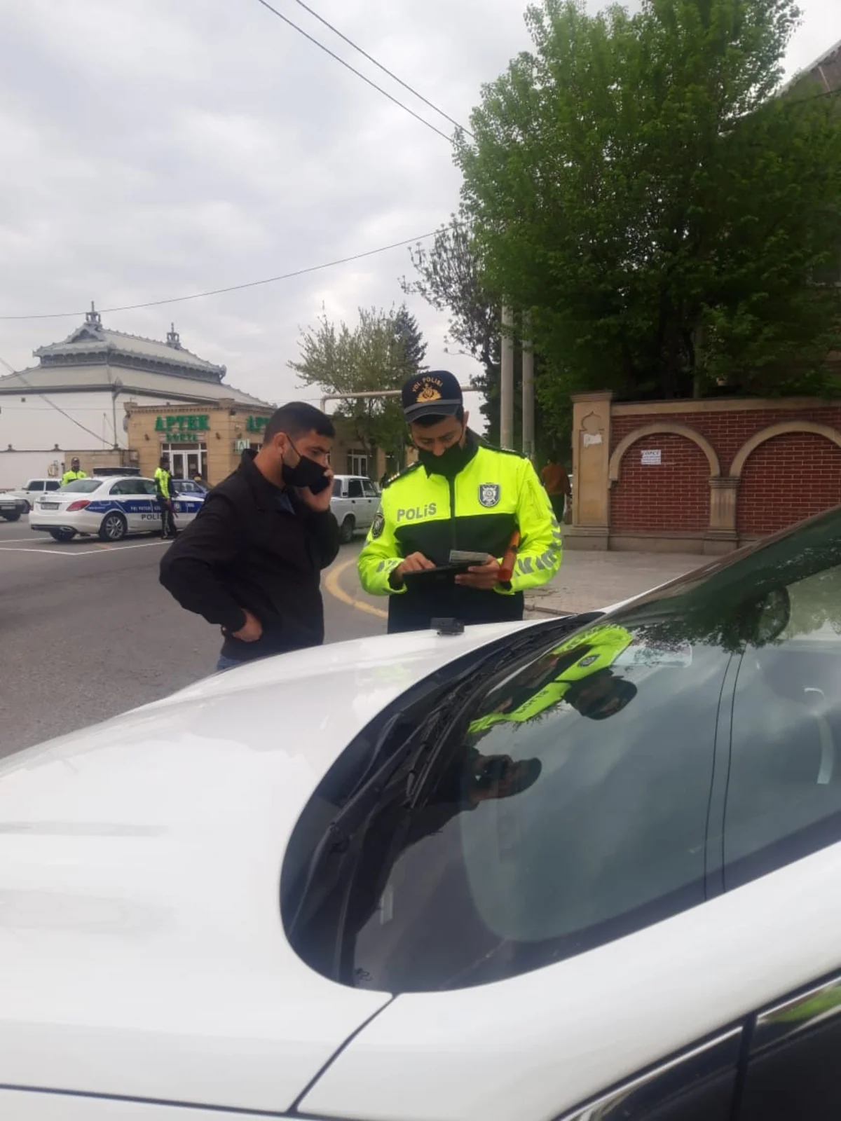 Kürdəmirdə polis reyd keçirib, 22 nəfər cərimələnib