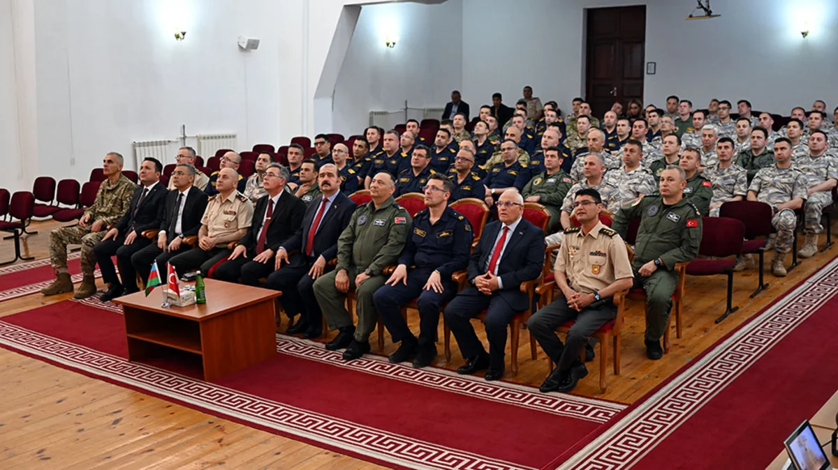 Türkiyə MMU-nun nümayəndə heyəti Azərbaycan dəniz piyadalarının çıxışlarını izləyib