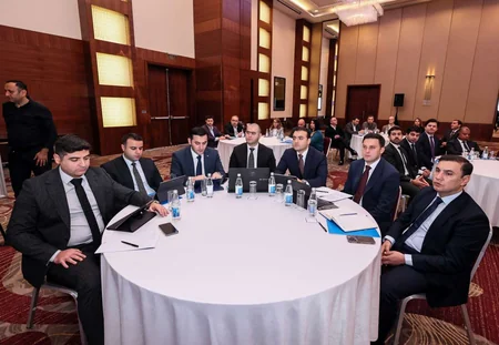 Azərbaycanda neft-qaz şirkətlərinin gömrük orqanları ilə əlaqələrinin genişləndirilməsi müzakirə olunub