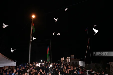 Şuşa-Xankəndi yolunda keçirilən aksiyanın iştirakçıları havaya göyərçin buraxıblar