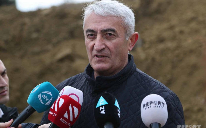 Əziz Qaralov: Hazırda Badamdarda asılı qalmış torpaq qatında xırda uçqunlar baş verir”