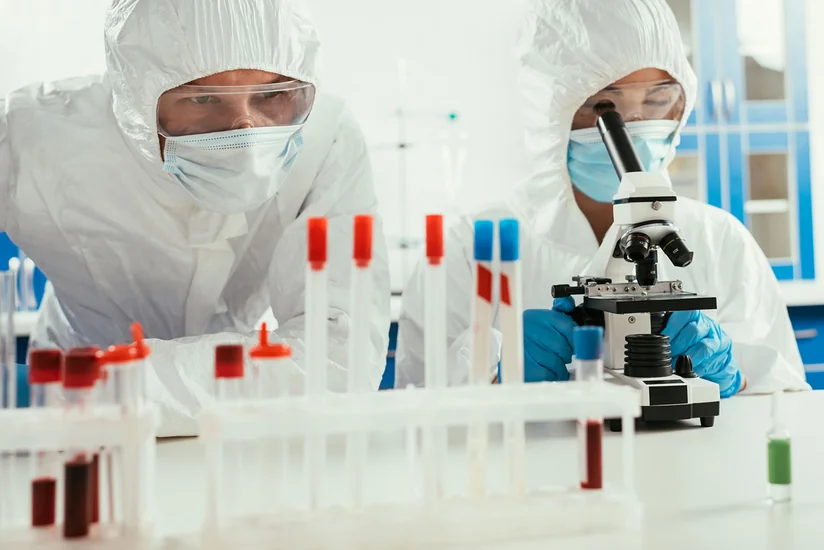 Ученый рассказал, сколько придется бороться с коронавирусом