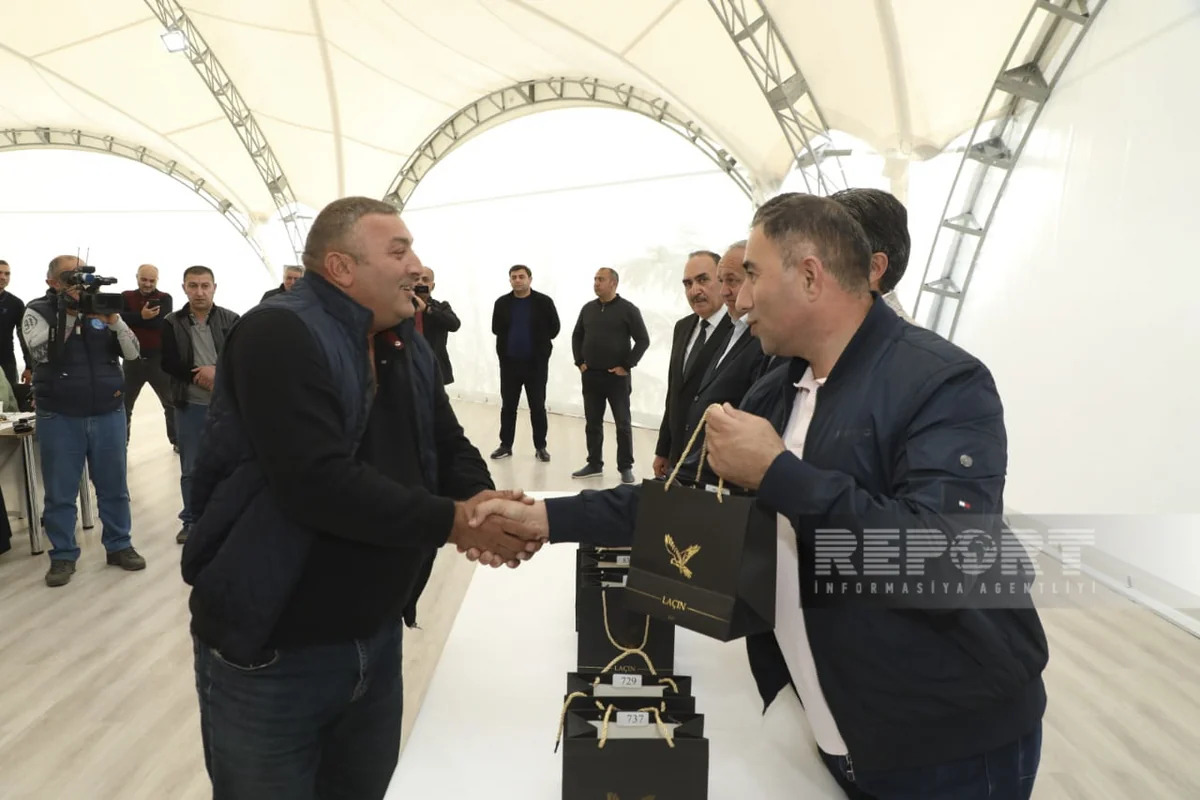 Laçına köçürülən növbəti 10 ailəyə evlərinin açarları təqdim edilib - YENİLƏNİB - 3