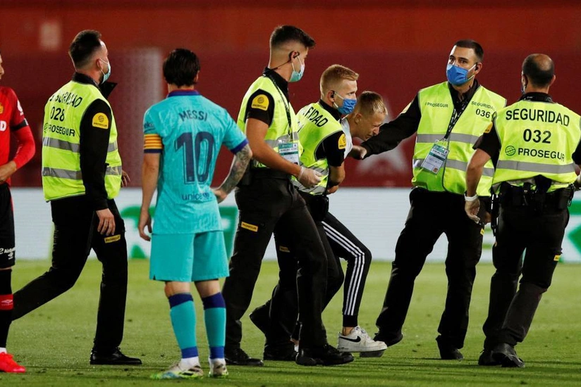 La Liqa klubu azarkeşə görə cəzalandı