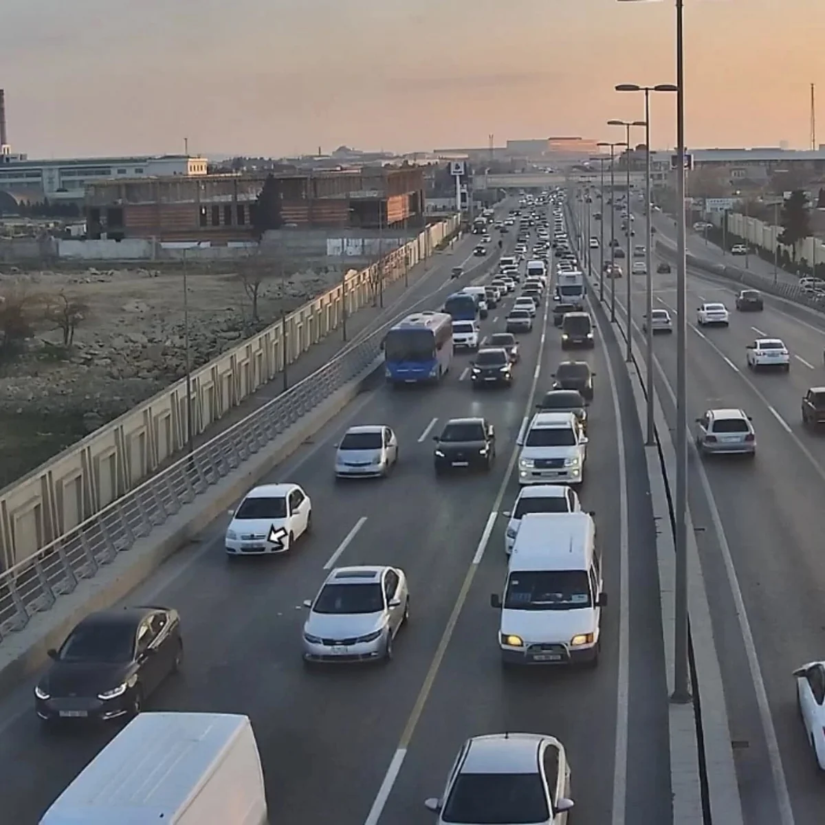 Bakının bir sıra yollarında tıxac müşahidə olunur