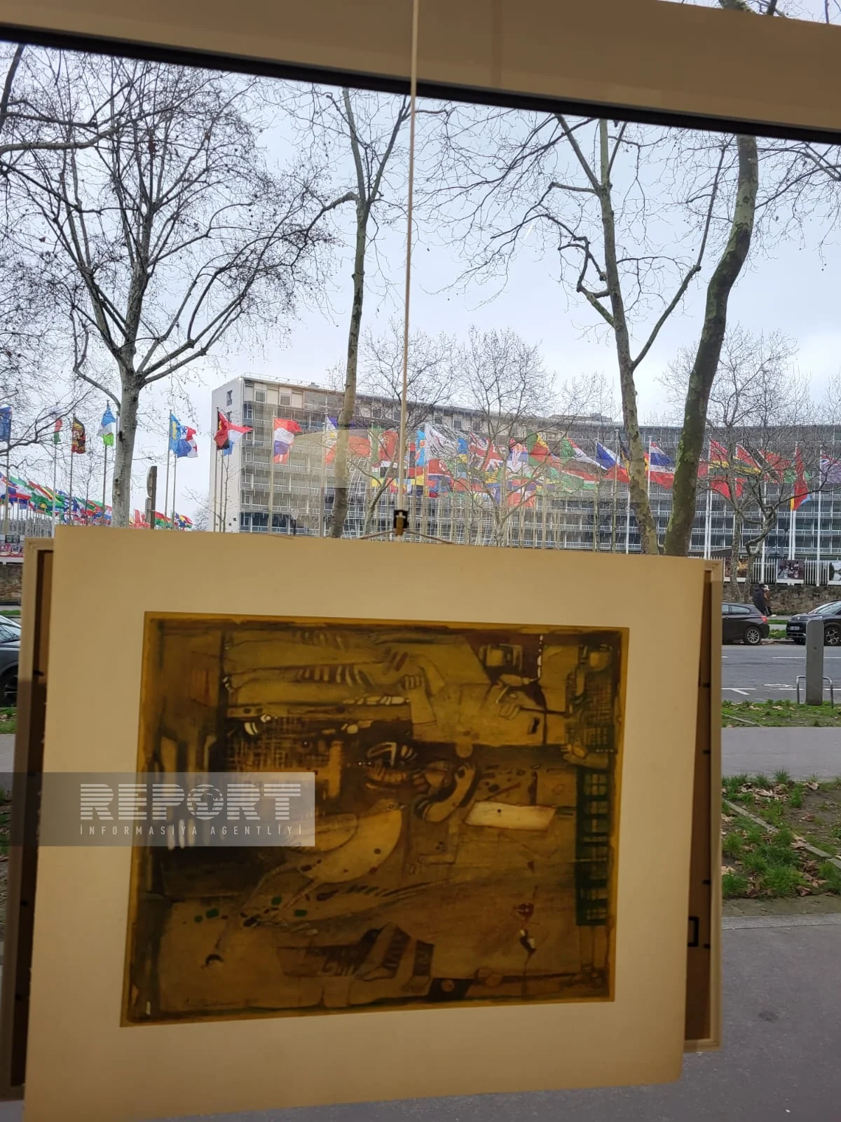 Parisdə azərbaycanlı rəssamın əsərləri nümayiş olunur