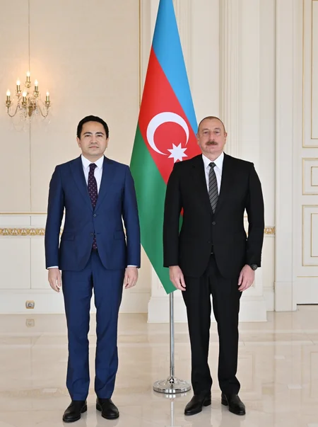 Prezident İlham Əliyev Qazaxıstanın yeni səfirinin etimadnaməsini qəbul edib